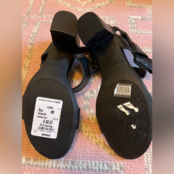 Bandolino size 8 black leather heels - Picture 3 of 7